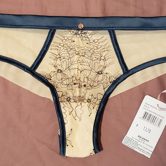 Bra and panty set - Picture 9 of 10